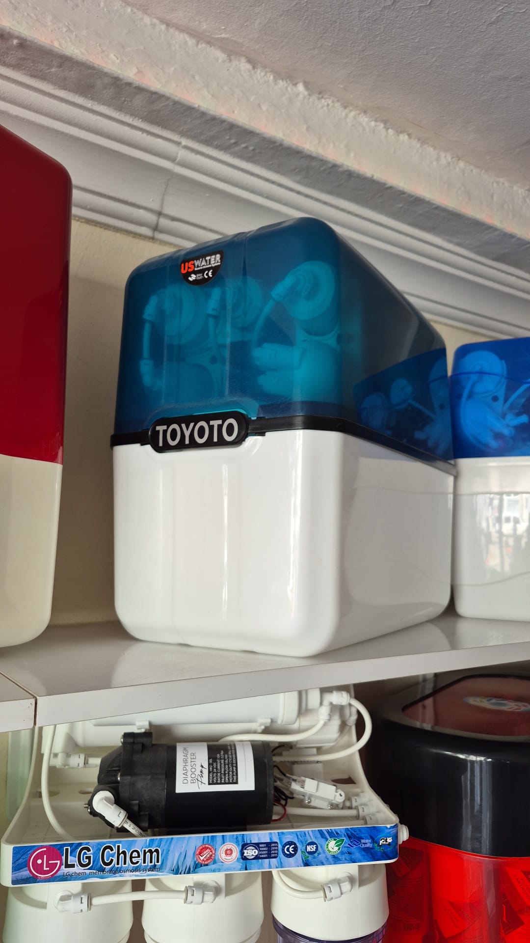 Toyoto markalı su arıtma cihazı yakın plan ürün görünümü